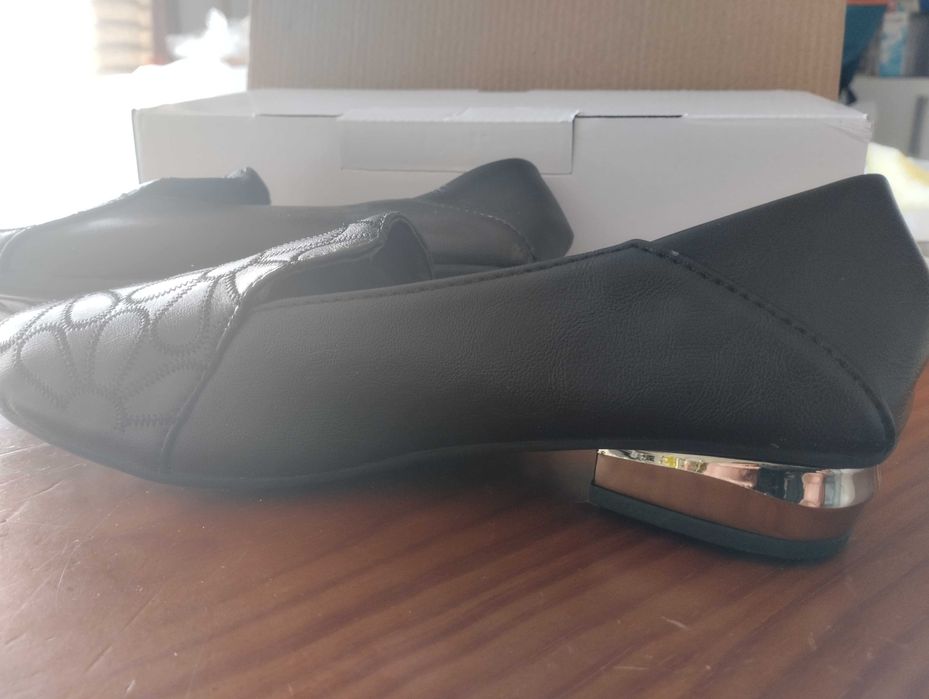 Sapatos de Senhora Novos