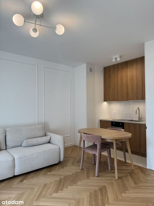 Cicha nowoczesna kawalerka (agencjom dziękuję)