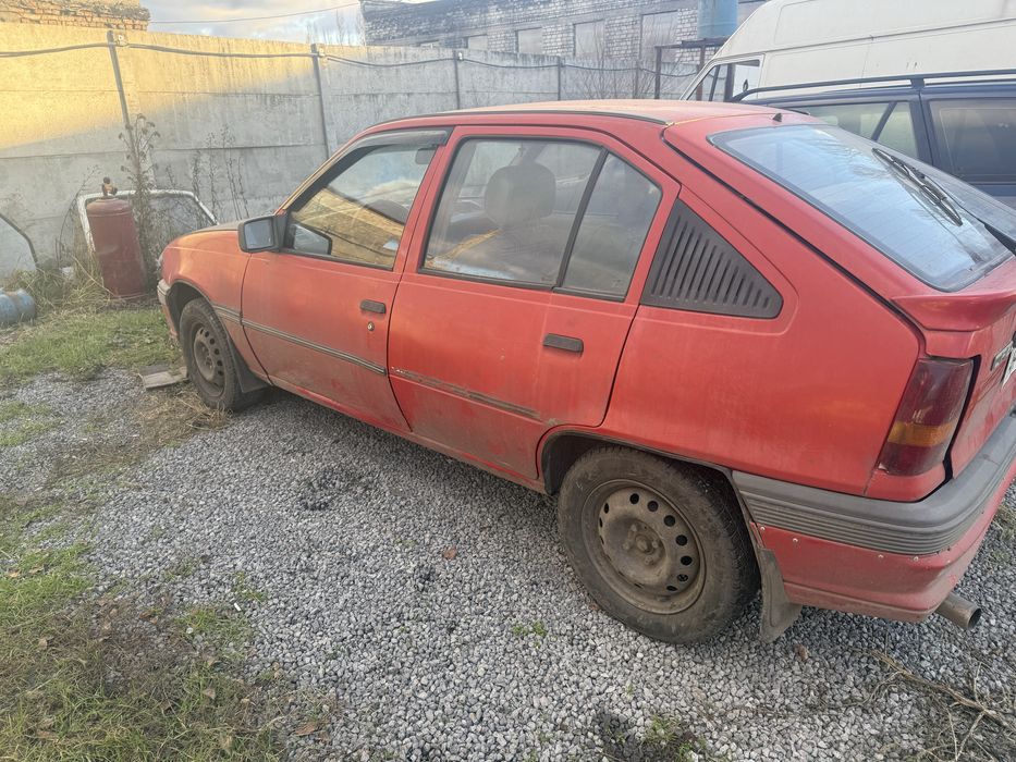Opel Kadett/Разборка/Запчасти/Двигатель/Коробка,на запчасти.