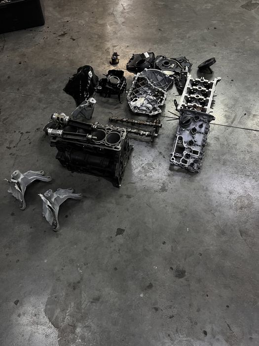 Запчастини двигуна Блок Колінвал розпредвал балансир Audi A4 B8 A5