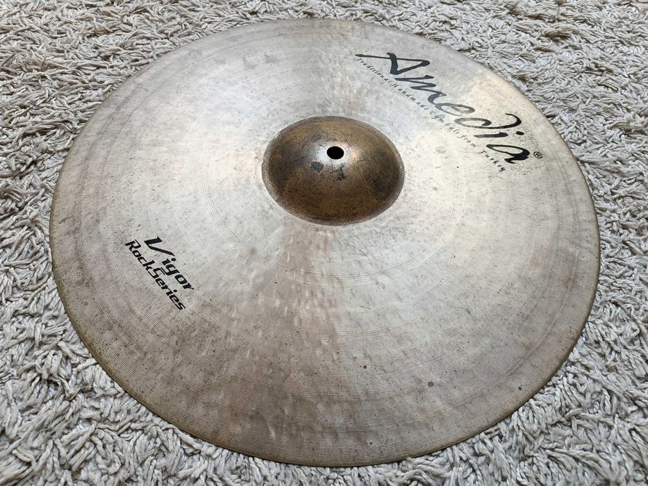 Talerz perkusyjny AMEDIA VIGOR ROCK SERIES Crash 18"
