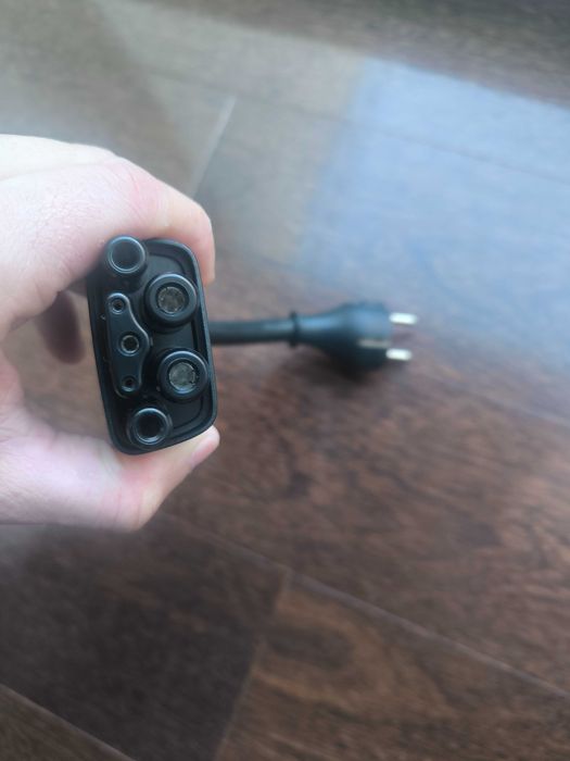 Adaptador Tesla para tomada schuko