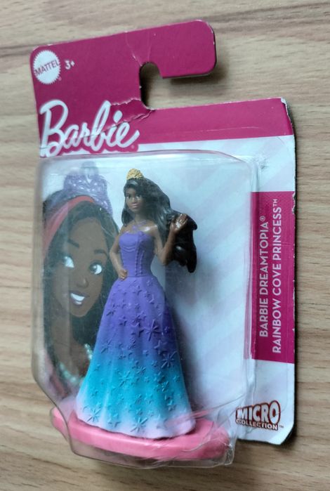 Barbie Dreamtopia - Mattel Barbie - Mini Doll - Rainbow Cove Princess