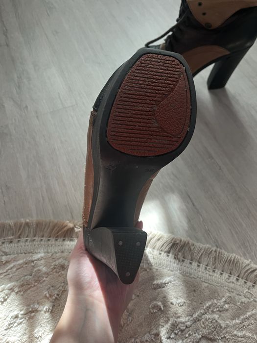 Жіночі ботильйони