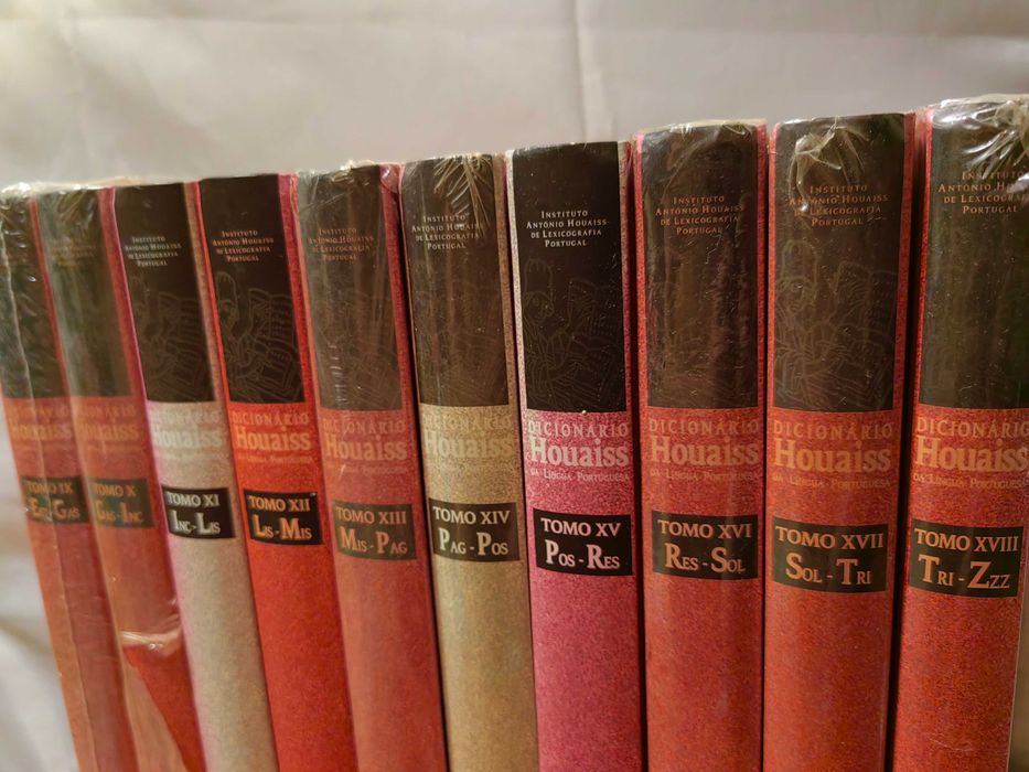 Dicionário Houaiss da Língua Portuguesa - 18 volumes - completo