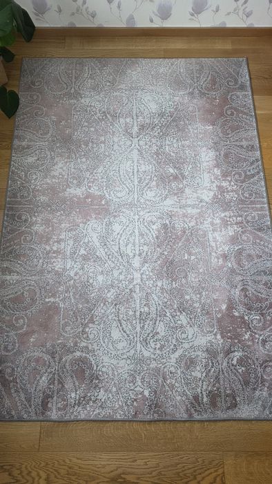 Dywan 1,6 x 2,3 popiel-blady róż