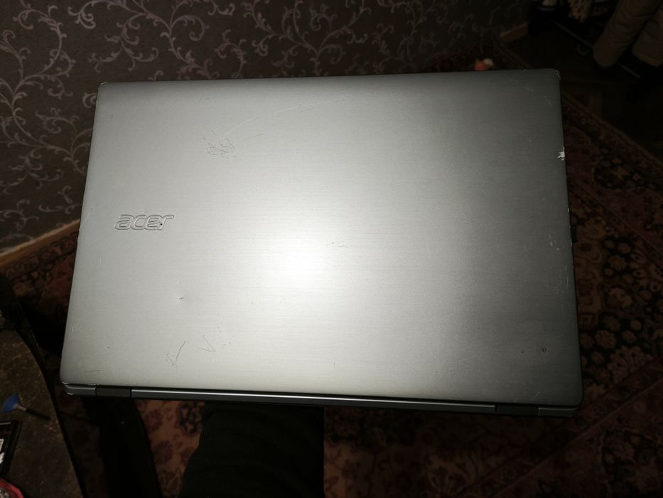 Acer aspire i3-4005U geforce 820M  2gb
