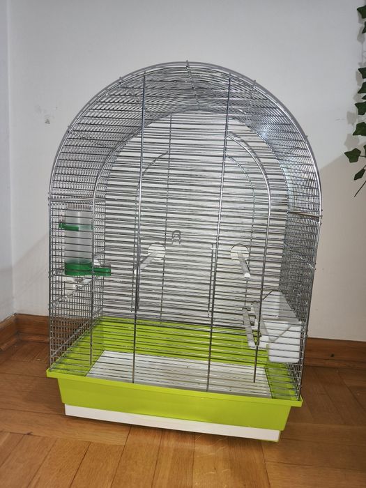 Klatka dla ptaków z wyposażeniem