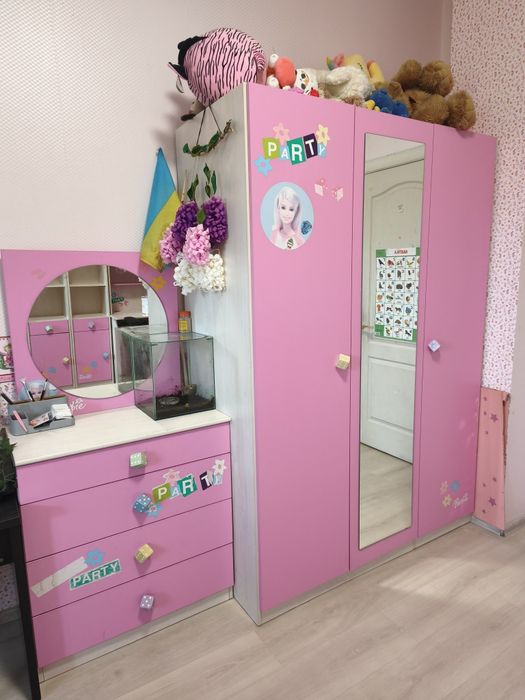 Продам комплект дитячих меблів Cilek Barbie