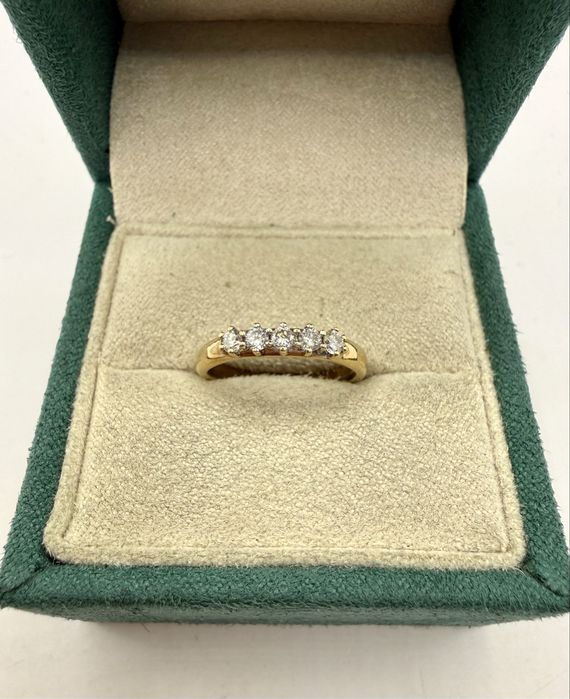 Złoty pierścionek z diamentami 0,25ct
