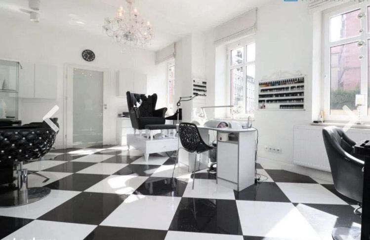 Podnajme stanowisko do manicure i pedicure