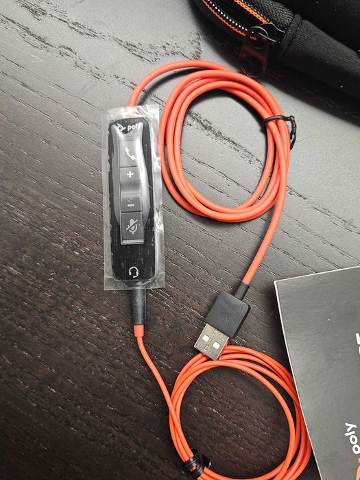 Auscultadores USB Poly Blackwire 5220 (Novo)