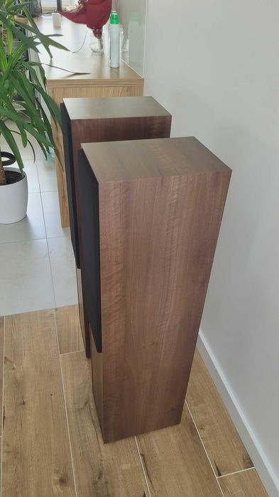 Kolumny Pylon Audio Pearl 25 Orzech