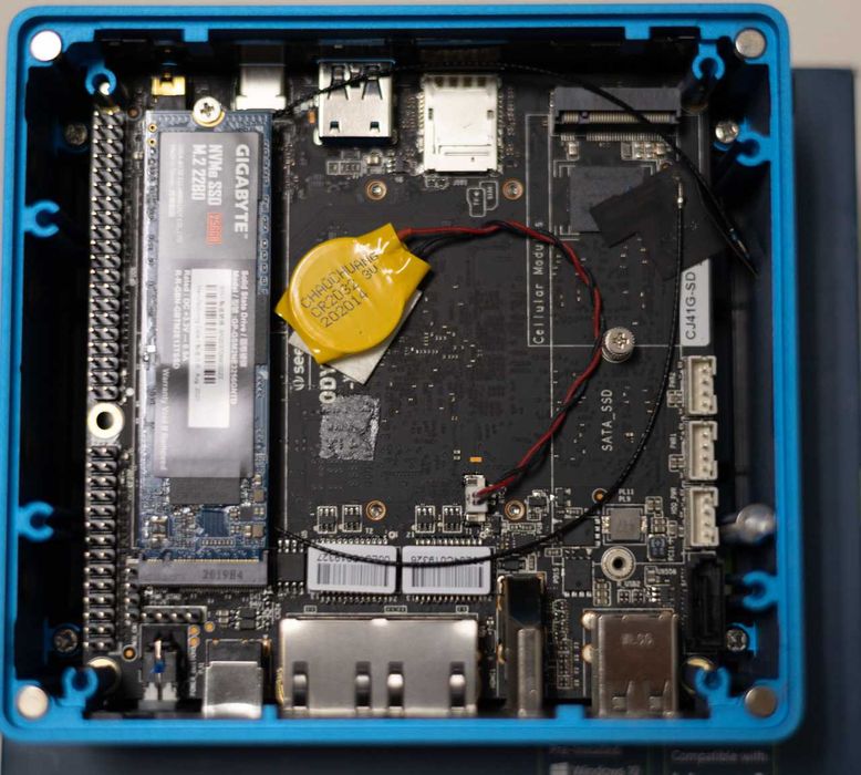 Mini PC SBC Seeed Odyssey X86J4105 8Gb DDR 256Gb M.2 NVME