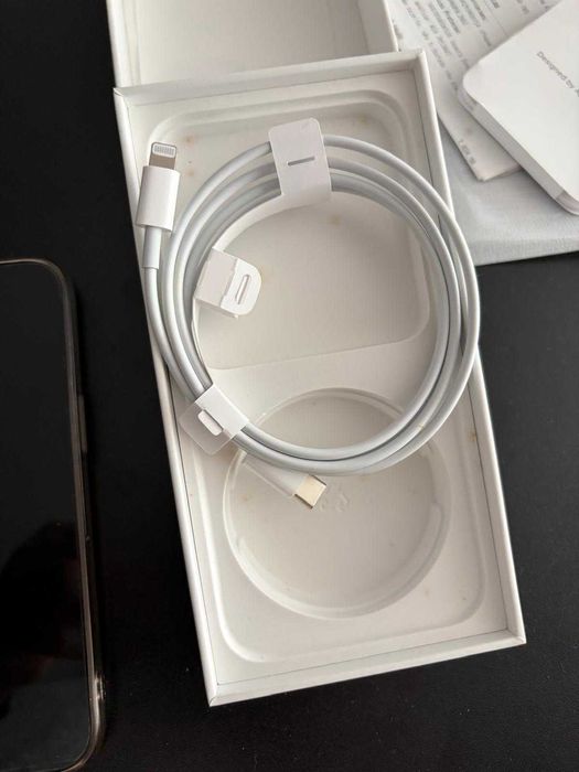 Iphone 14, como novo, com cabo usb-c, capa e película