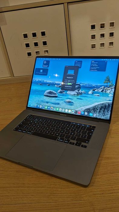 2019 pro 16 retina 16GB, 512GB (Tahoe) i9 8 core UHD630. Touch bar e fingerprint