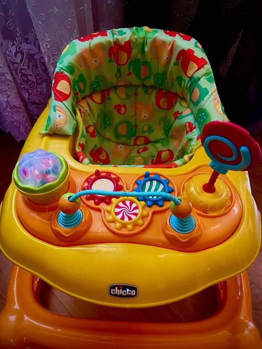 Продам Ходунки Chicco
