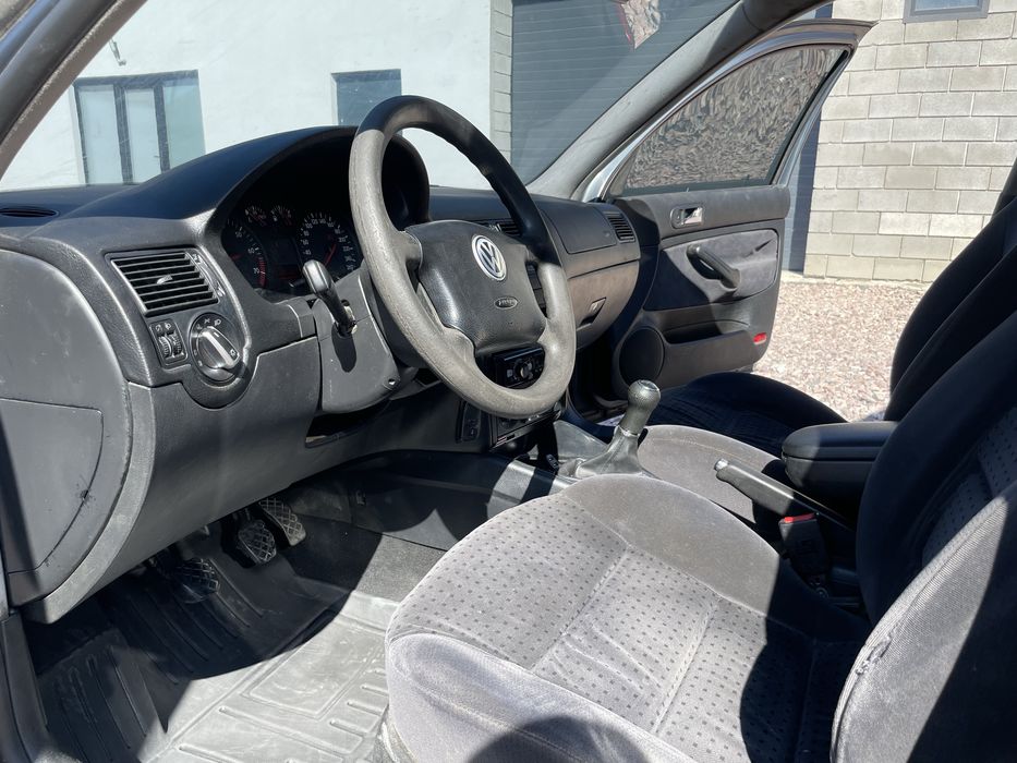 Golf 4 1.6 gas 1999
