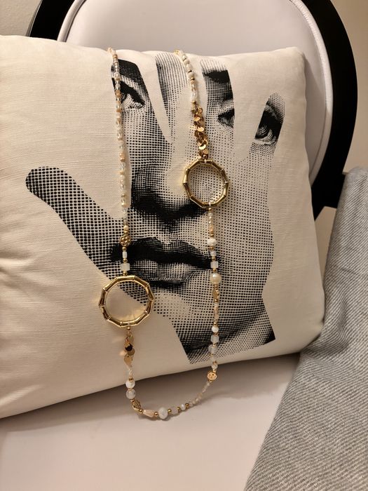 Colar novo em tons de pastel e dourado