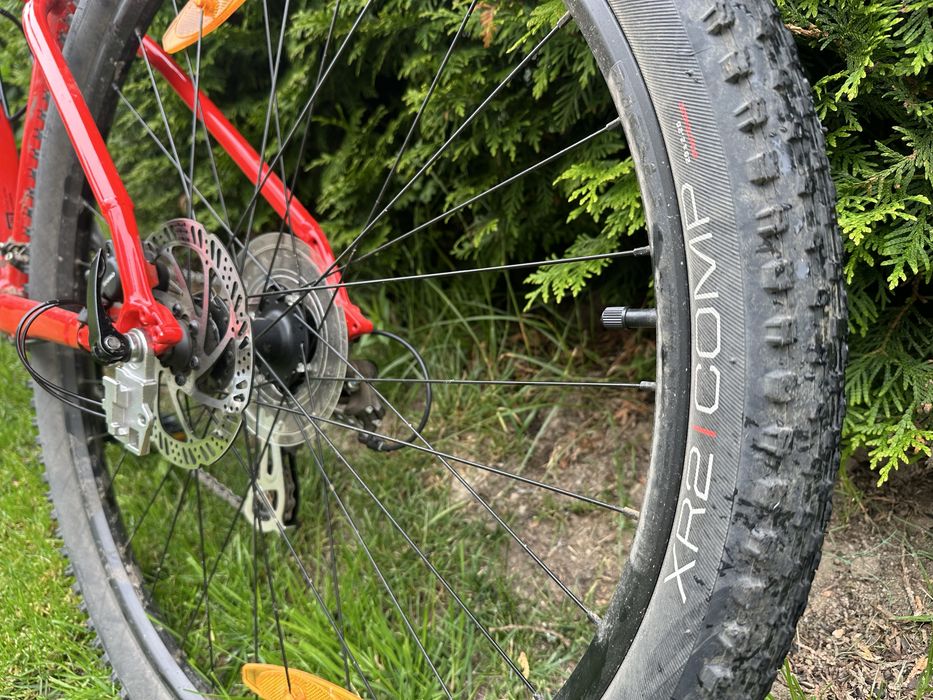 Trek Marlin 5 Gen 2 Radioactive Red - Wielkość ramy: M  Koła 29 cali