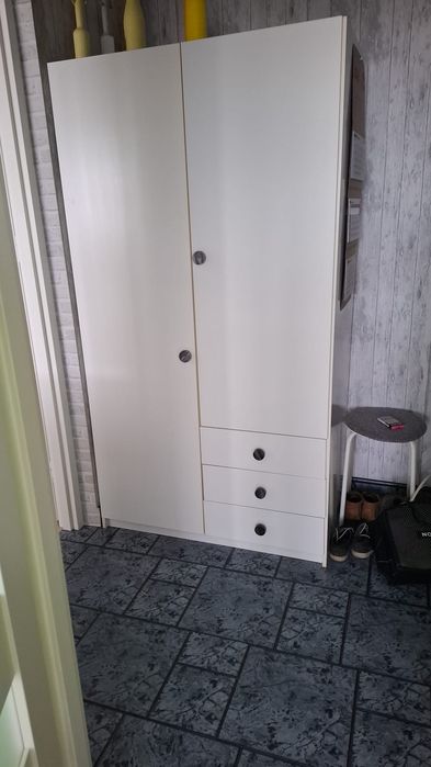 Szafa biała 100x180 cm – pojemna, dobry stan