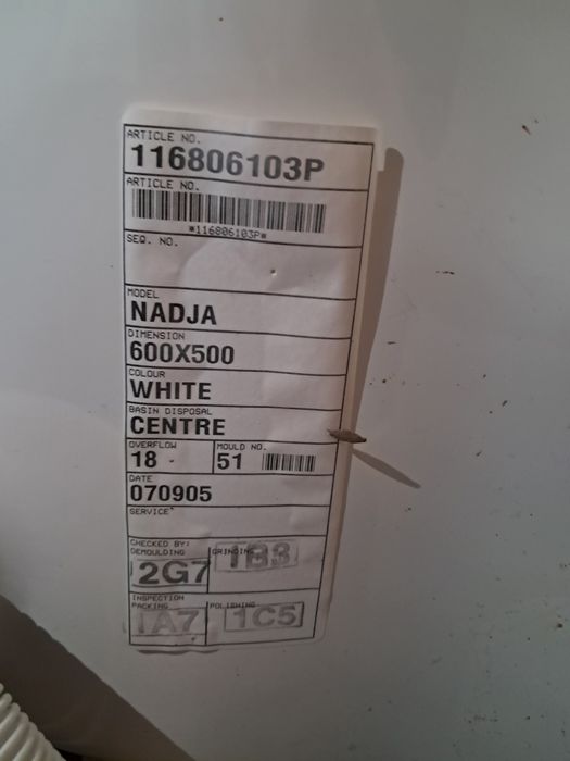 Lavatorio com tornneira WC