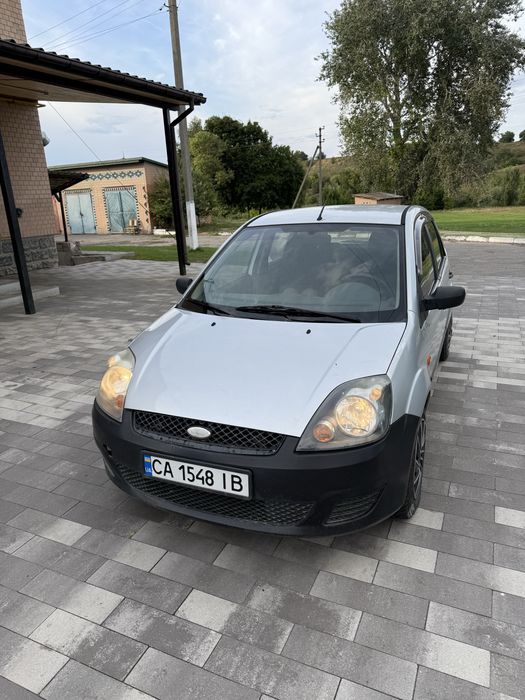 Продам Ford Fiesta 4 ГБО РОБОТ