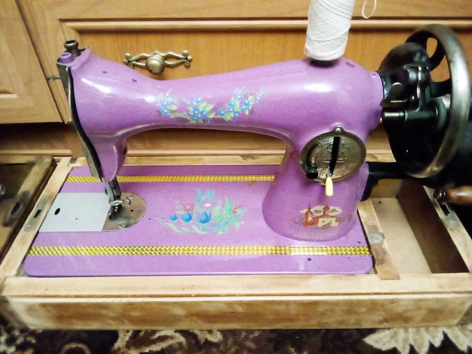 Швейна машинка ручна