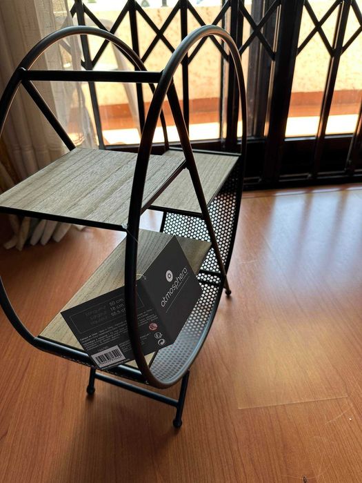 estante nova com 3 prateleiras