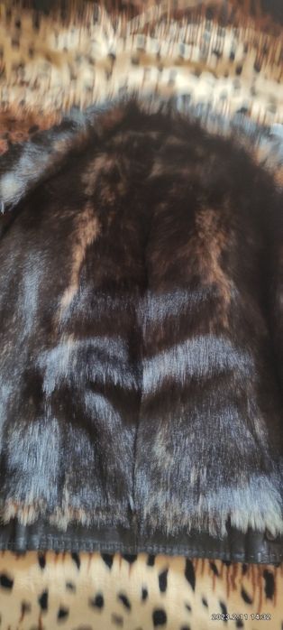 Курточка кожаная