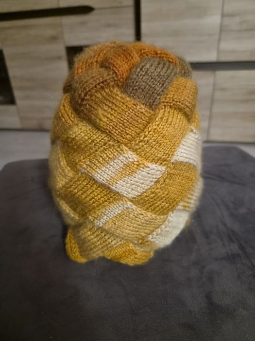Kolorowa Czapka entrelac