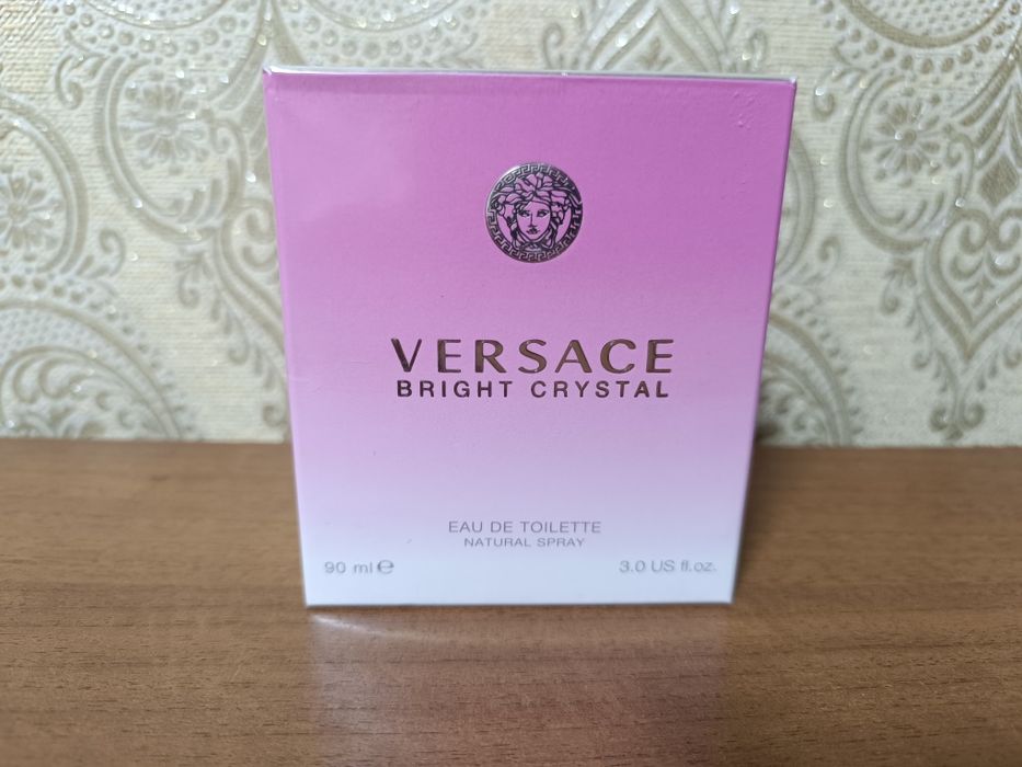 Шикарний подарунок для жінок Versace Bright Crystal.