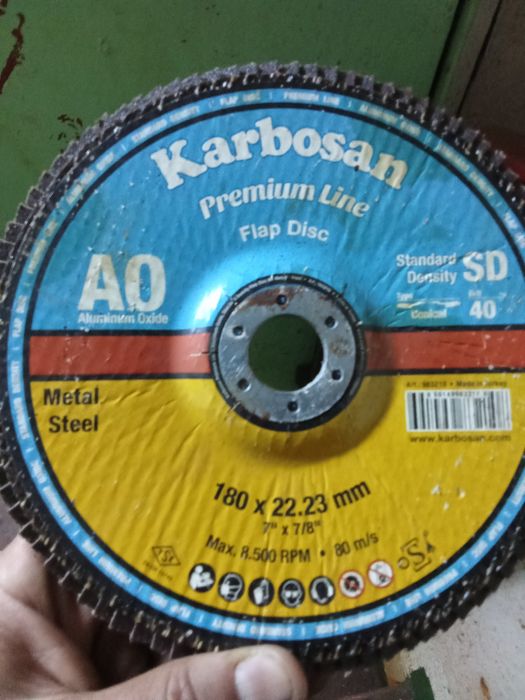 Зачистной лепестковый круг ф180.