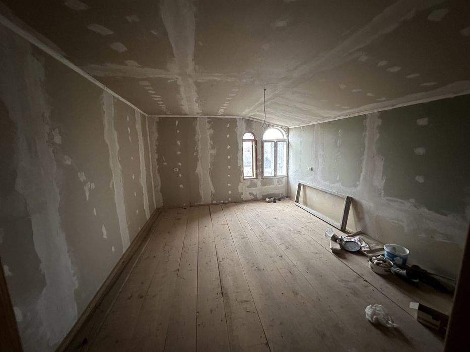 Продаж 2-поверхового будинку з гаражем  (смт. Глибока)