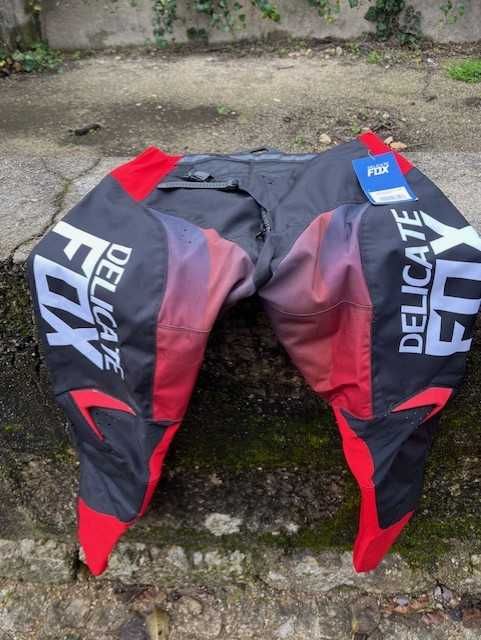 Botas TCX Pro mais equipamento Fox para enduro ou motocross.