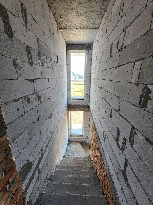 Вітаю! Продам будинок_дуплекс 105м2, від забудовника заводимо газ.