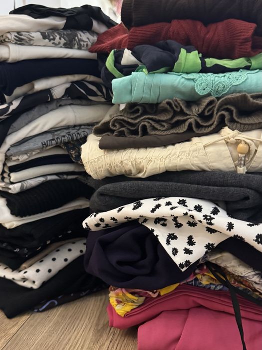 Lote de 250 Peças de Roupa Y2K / Vintage – Homem e Mulher – Revenda