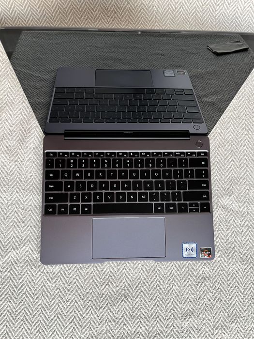 Huawei MateBook 13 HN-W19R 13,3"