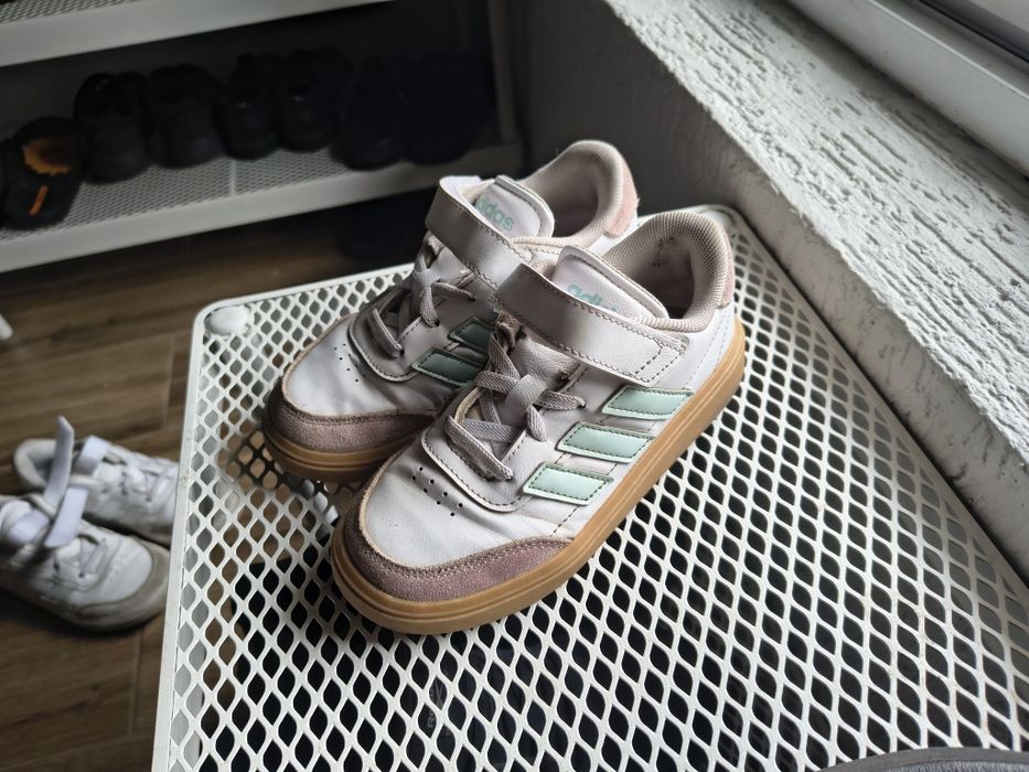 Sneakersy dziewczęce adidas, R. 30