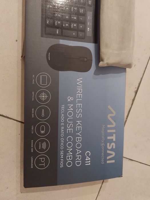 Logitech Wireless Keyboard and Mouse + Mitsai PC Stand64738265666819121