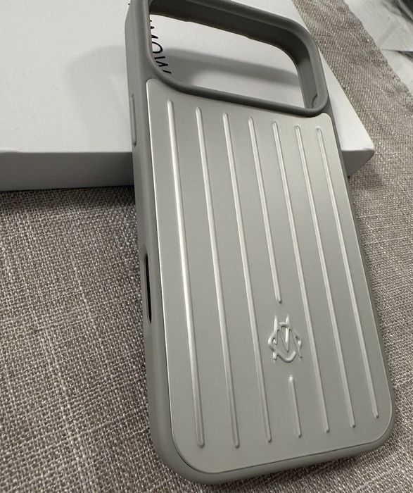 Чохол Rimowa на iPhone 17 pro max та 17 pro алюміній