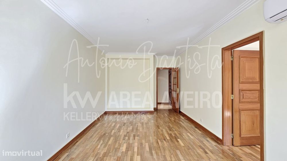 T2 Remodelado no Alboi | Vistas de Parque e Garagem Fechada em Aveiro