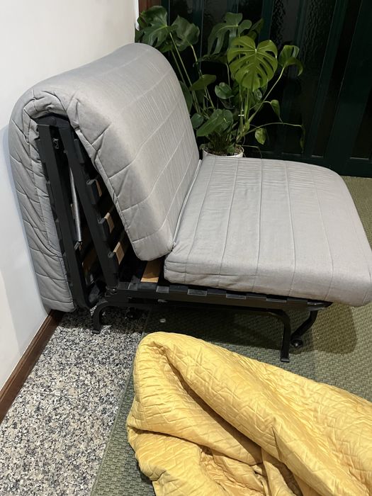 Sofá cama com protetor
