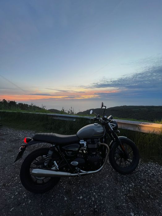 Triumph Speedtwin 900