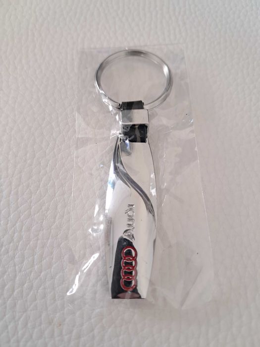 Porta-chaves Audi Metálico em Onda com Alça em Pele — Novo / Selado