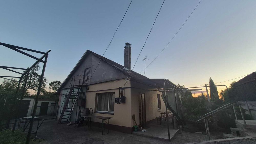 *ПРОДАЖ частини будинку, Заводський район, по вул. Оптимістична