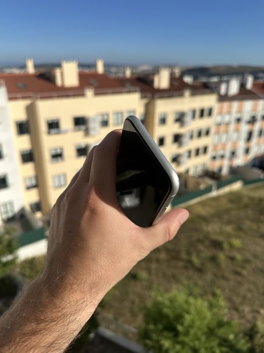 iPhone XR 64gb com bateria 100%
