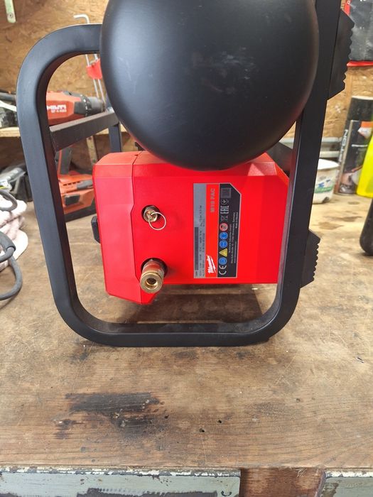 Kompresorem akumulatorowy Milwaukee  M18 FAC ** NOWY**