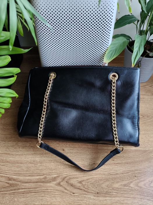 Czarna torebka River Island z frędzlami