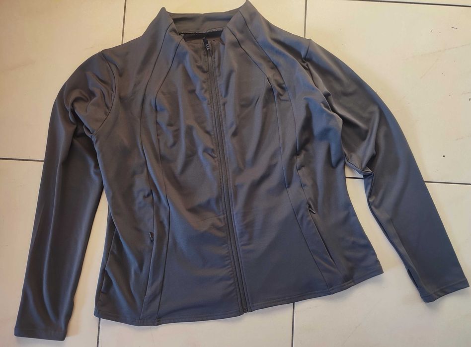 Primark, Nowa sportowa bluza sportowa XXL